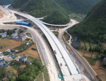 广南高速公路,连接广元与南充的交通枢纽，推动川东北经济发展